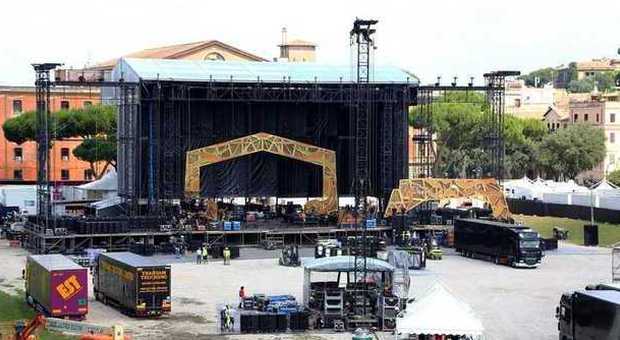 Il palco del concerto dei Rolling Stones al Circo Massimo