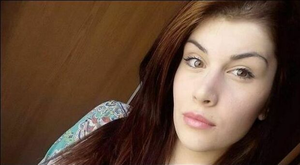 Alessandra Piga, uccisa a 25 anni. Ergastolo all'ex marito: chiuse il figlio in bagno e la massacrò a coltellate