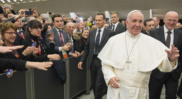 Il Papa agli imprenditori di Confindustria: «Troppi giovani prigionieri della precarietà»
