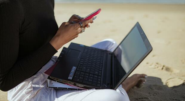 Smart working in spiaggia