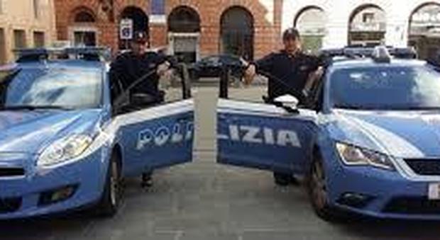 Ricercato in mezza Italia, la polizia lo trova a spasso in centro storico a Foligno
