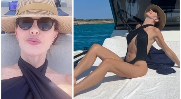 Alba Parietti in bikini a 62 anni: «Per la società sono vecchia. Per me è una conquista»
