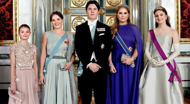 Il principe Christian di Danimarca compie 18 anni: la festa di compleanno con i futuri regnanti del Nord Europa