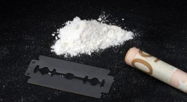 Cocaina per la festa negli slip Giovane bloccato dai carabinieri