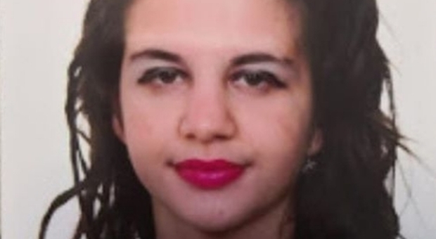 Foggia, ragazza di 19 anni scomparsa da due giorni: è stata vista salire a bordo di un'auto