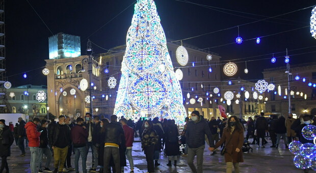 Piazza Sant'Oronzo addobbata lo scorso Natale