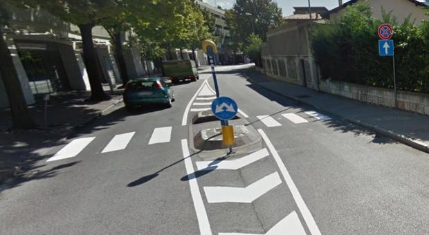 Napoli: investita da un'auto sulle strisce pedonali, è grave. Al volante una donna di 88 anni
