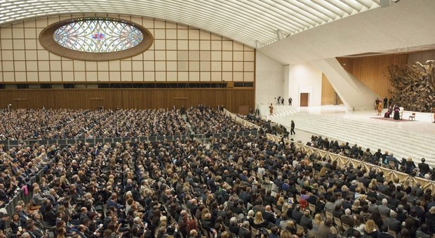 Papa Francesco agli imprenditori di Confidustria: "Troppi giovani prigionieri della precarietà"