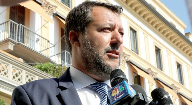 Lega, sì al decreto Green pass e schiaffo a Salvini: due deputati su tre assenti al voto