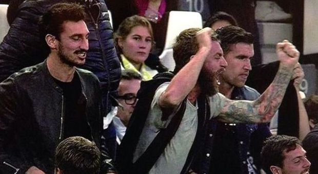 Juventus-Roma, parapiglia in tribuna. Insulti, botte e sputi ai giocatori romanisti