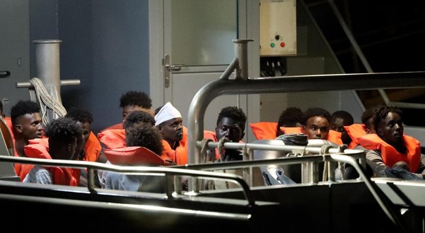 Migranti, Alan Kurdi e Ocean Viking con 194 naufraghi chiedono di attraccare in Italia