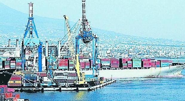 «Dragaggi al porto di Napoli, tre mesi di ritardo a causa dell'Arpac»
