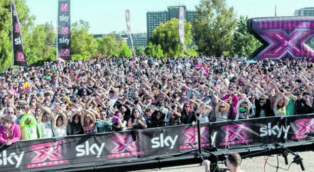 X Factor, a Roma la carica dei diecimila: gli aspiranti concorrenti sono giovanissimi