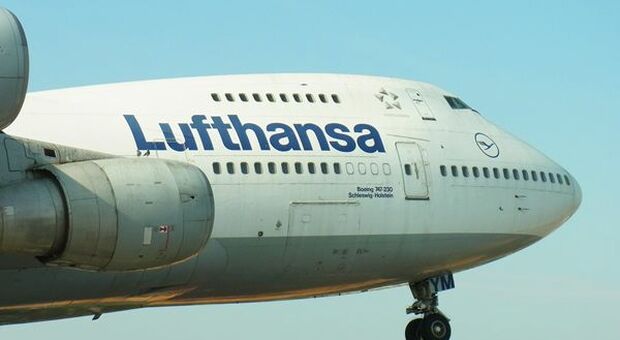 Traffico aereo, stime in peggioramento: Lufthansa svaluta flotta per 1,1 miliardi di euro