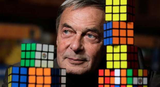Ernő Rubik compie 75 anni: chi è il papà del cubo che ha fatto impazzire generazioni