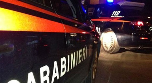 Lite furibonda tra fidanzati, intervengono i carabinieri