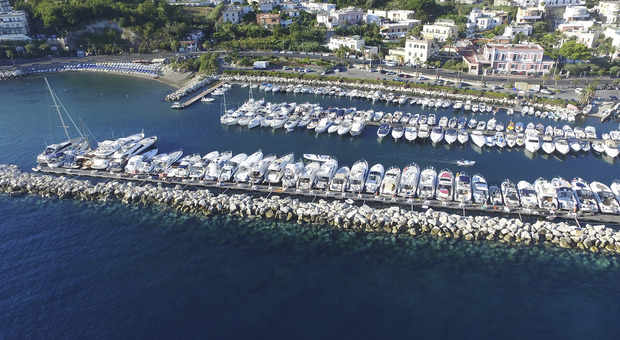 Ischia, sequestrato il porto turistico di Lacco Ameno