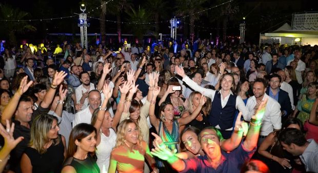Commercialisti, party di fine anno a Coroglio con 1300 ospiti