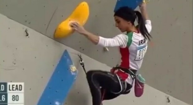 Elnaz Rekabi, scomparsa la scalatrice iraniana in gara a Seul senza portare il velo