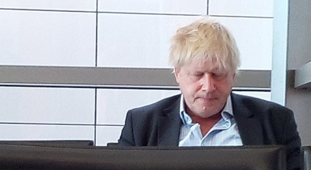 Boris Johnson in Umbria: il viaggio è un vero giallo L'aeroporto: «Lo abbiamo confuso con Blair»