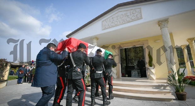 Il comandante dell'Arma alla cerimonia per Vittorio Iacovacci: le spoglie del carabiniere ucciso in Congo traslate nel monumento funebre