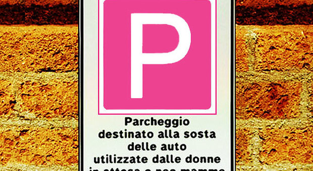 Parcheggi rosa per donne incinte: al via i lavori, nessuna sanzione