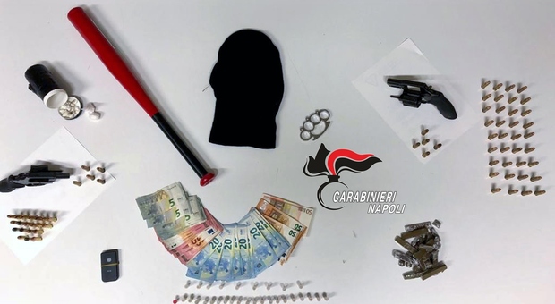 Vanella Grassi, arrestati 3 uomini: sequestrate armi e droga a Scampia