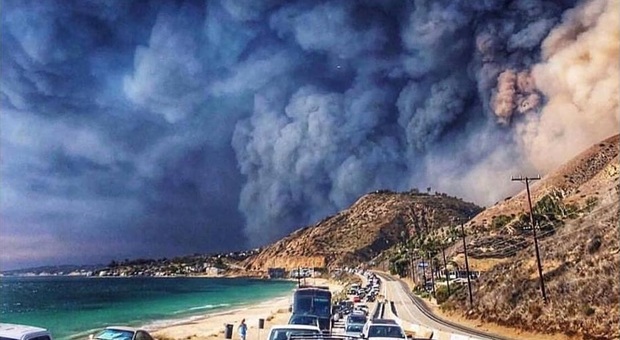 Famiglia fanese nell'inferno di fuoco a Malibu: «Costretti a evacuare la casa»