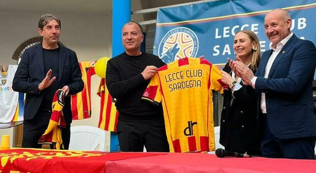Il presidente Sticchi Damiani e il ds Trinchera al Lecce Club Sardegna