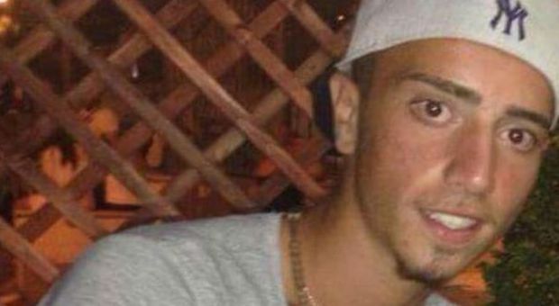 Torre del Greco, ragazzo uccide l'amico 18enne per errore con una pistola trovata in terra
