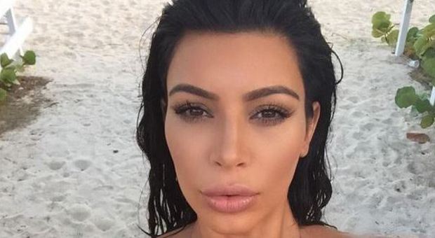 Kim Kardashian, decolleté esplosivo su Instagram in attesa del secondo figlio