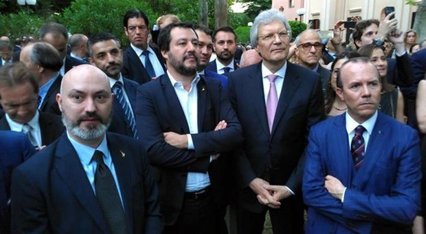 Lega e fondi russi, Salvini: «Non vado in Aula a parlare di fantasie». Procura sentirà il «secondo uomo»