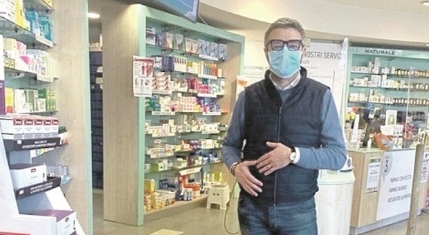 Pesaro, vaccini Covid in farmacia: pronti a partire nelle comunali, ma restano i nodi degli spazi e della formazione