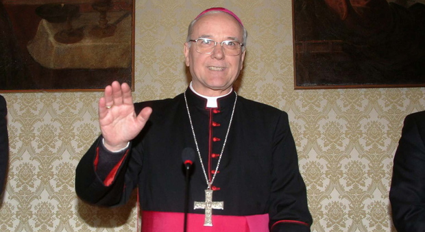 Il vescovo ai colpevoli del dissesto «Ridate i soldi illecitamente sottratti» Quei compensi spropositati ai vertici
