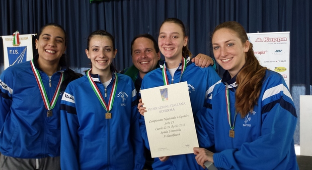 Le ragazze della Polisportiva Partenope promosse nella Serie B di spada femminile