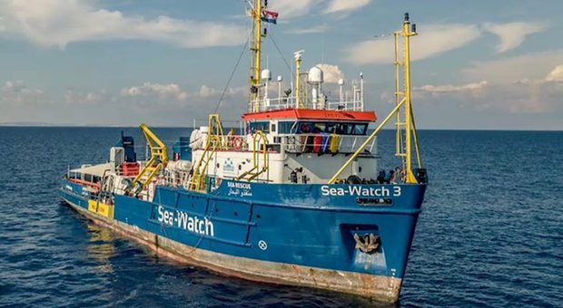 Sea Watch vince l'appello a Palermo. La Ong su Twitter: "Torniamo in mare"