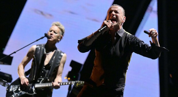 Depeche Mode, la band inglese infiamma l'Olimpico. Festa elettropop tra futuro e nostalgia