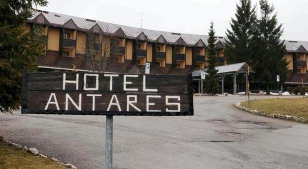 L'hotel di Piancavallo dove erano ospitati