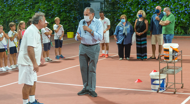 Circolo del Tennis Club Capri, i saluti del ministro Spadafora per il saggio estivo