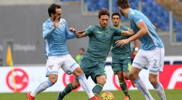 La Lazio non va oltre l'1-1 con il Palermo Per i biancocelesti un punto piccolo piccolo