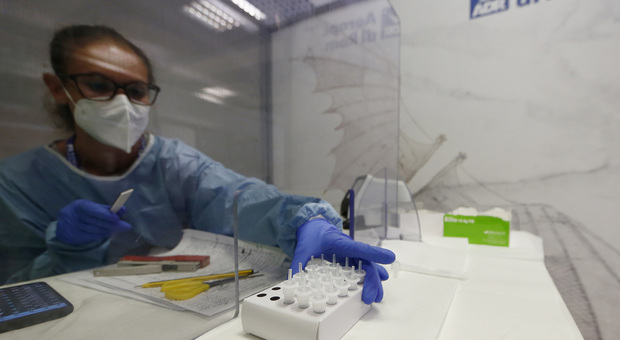 Coronavirus nel Lazio, un morto e 148 nuovi positivi: meno casi di ieri ma con più tamponi
