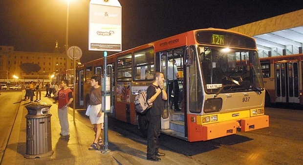 Roma, più autobus notturni e corse in periferia: il nuovo piano trasporti