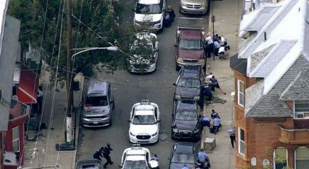 Sparatoria a Philadelphia, feriti sei poliziotti: campus della Temple University in lockdown