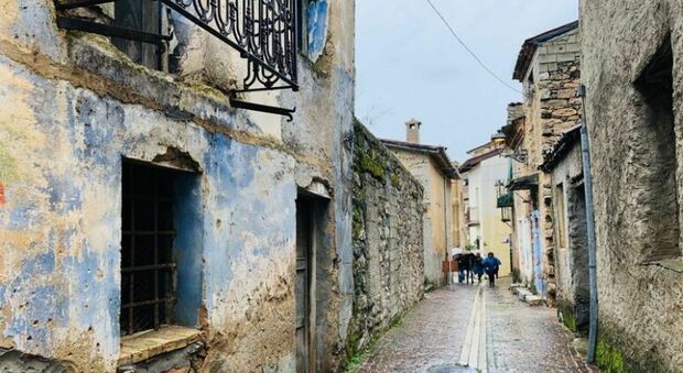 In Puglia una casa su tre è vuota e in alcuni Comuni gli appartamenti non occupati raggiungono il 77%. Turismo ed emigrazione spopolano i paesini