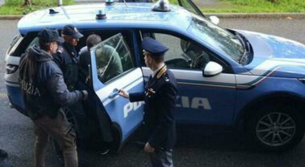 Corso Garibaldi, ruba in un supermercato armato di taglierino: arrestato 49enne