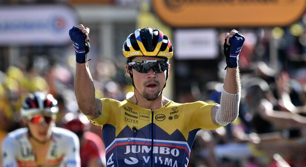 Tour de France, Roglic vince il primo arrivo in salita