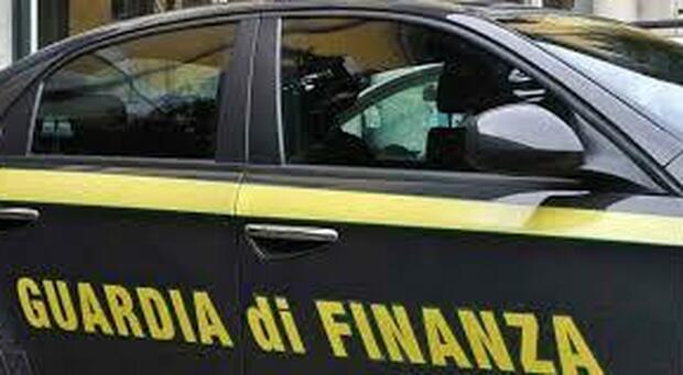 Cancellati fermi dalle auto per oltre un milione di euro, come funzionava la truffa: venti indagati