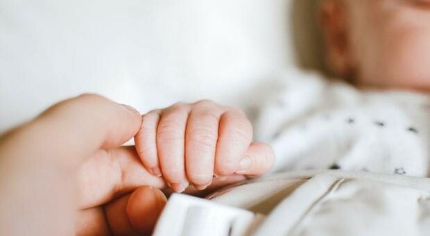 Covid: Petru, il raro caso di neonato finito in terapia intensiva a soli 9 giorni di vita, ora è salvo