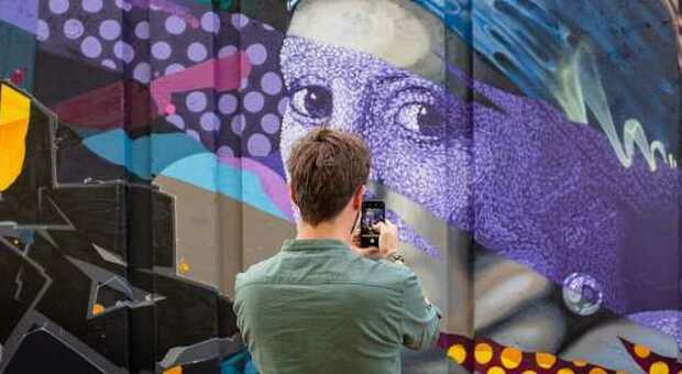 Eindhoven, tour alla ricerca dei graffiti più incredibili