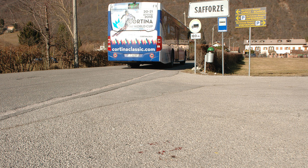 La fermata dell'autobus a Safforze di Belluno dove è morto Luigi Gasperin